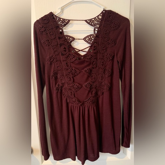 Coco + Jaimeson Crocheted Top Size Small - Picture 3 of 4